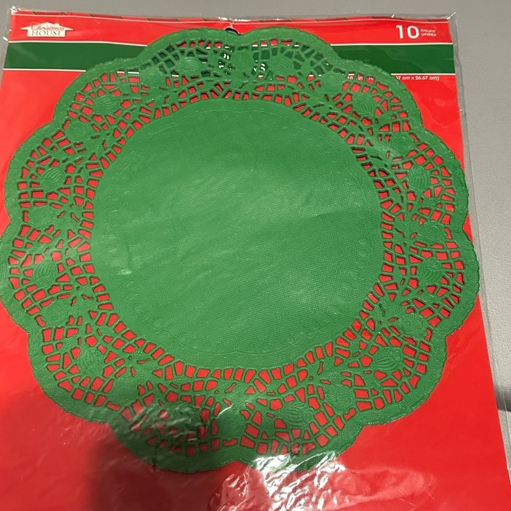 Christmas House Green Round Doily 10 Count (10.5 in x10.5 in.)